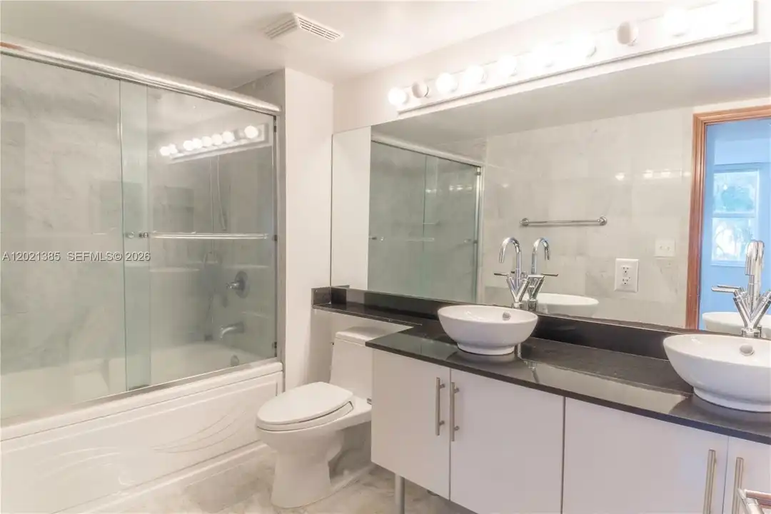 31 SE 5th St #1208 - More