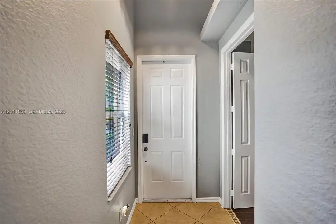 2057 SE Avon Park Dr - View 4