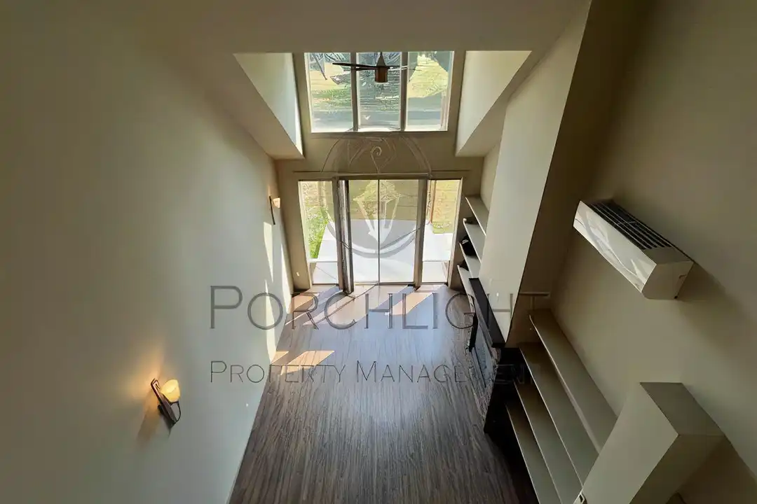 2200 Greenview Cir unit 1 - View 5