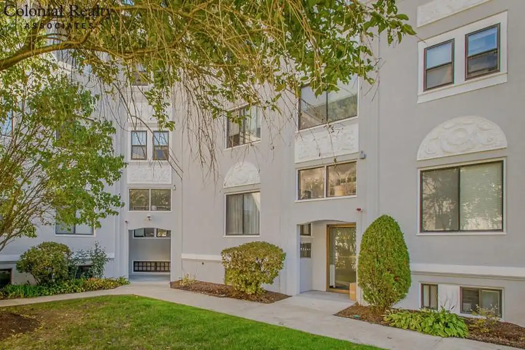 230 Walnut St - View 2
