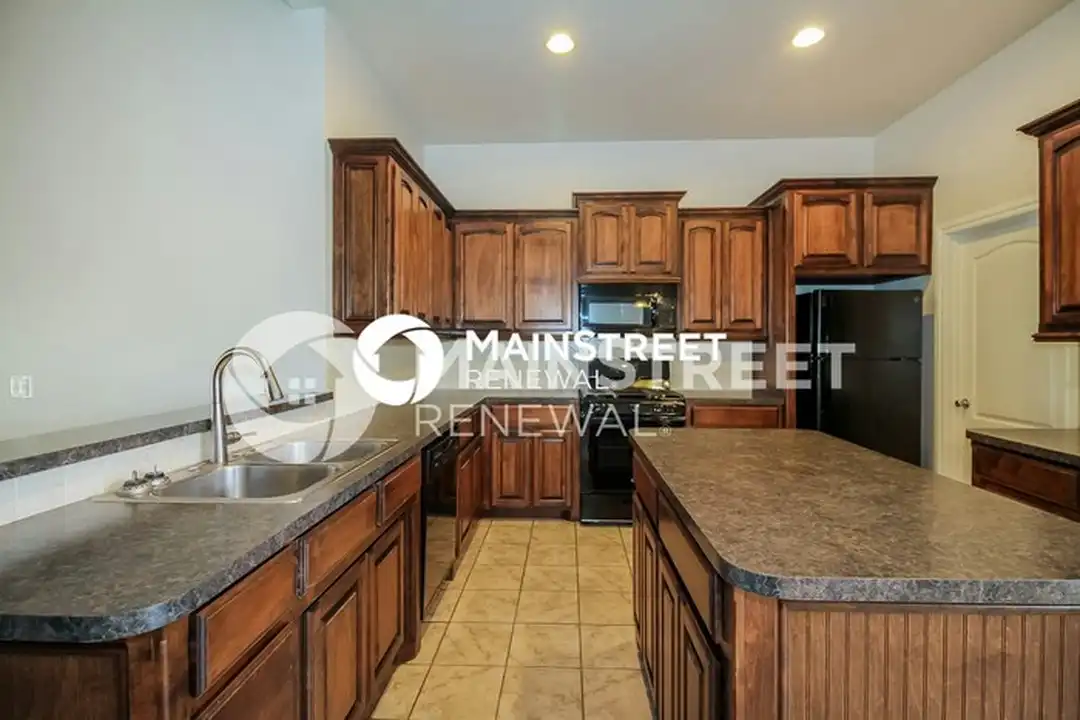 2660 Clarke St - More