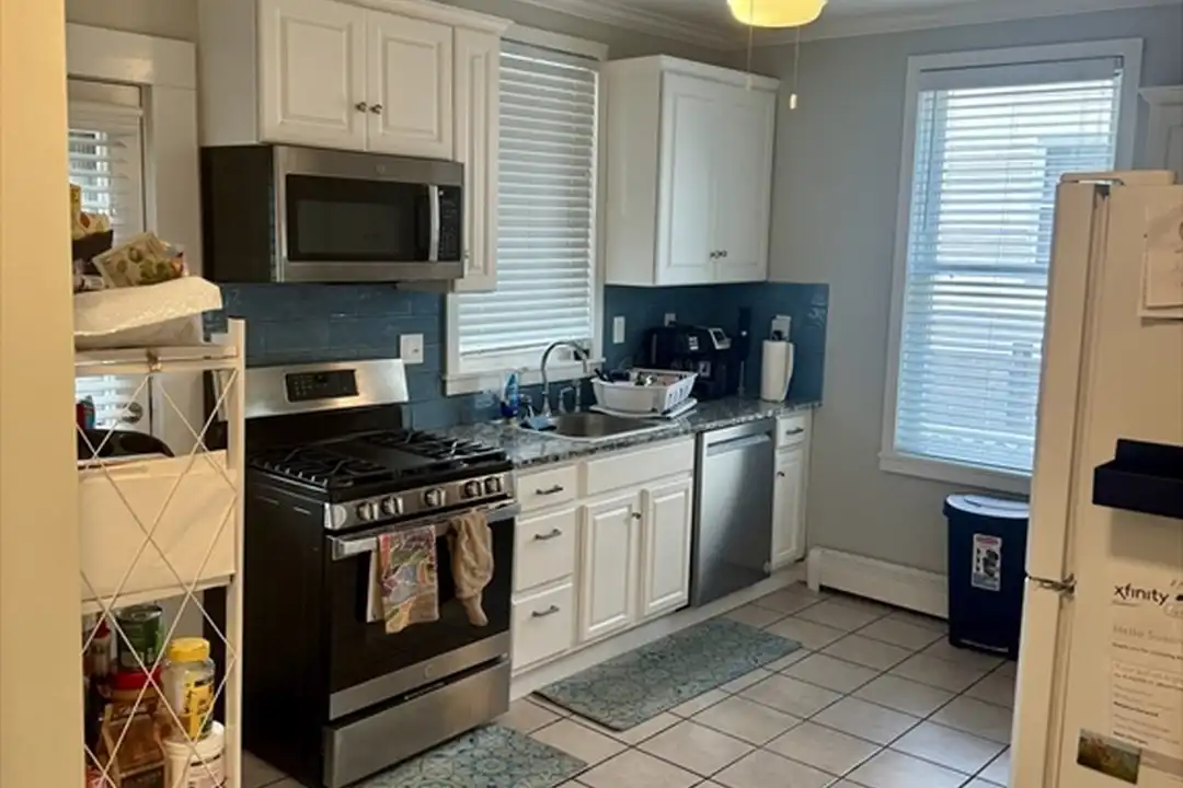 91 Foster St unit 1 - View 3