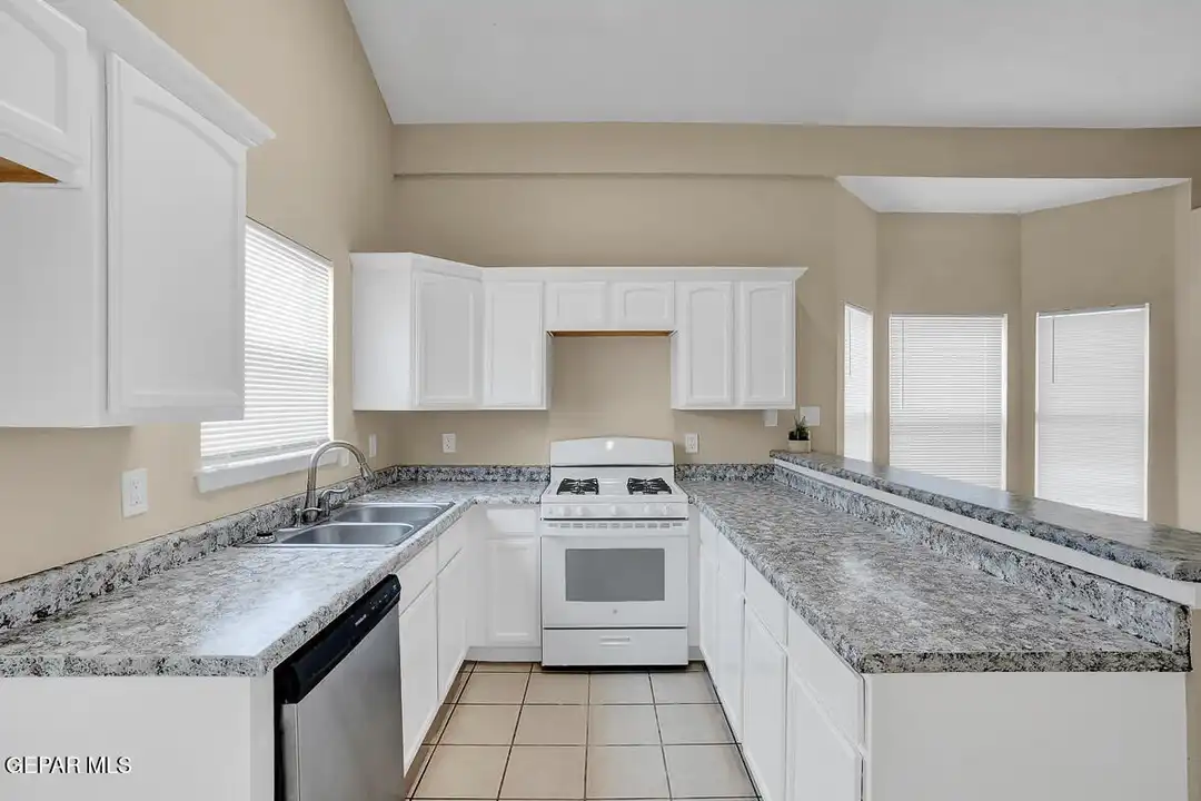 2304 Tierra Blanda Dr - View 4