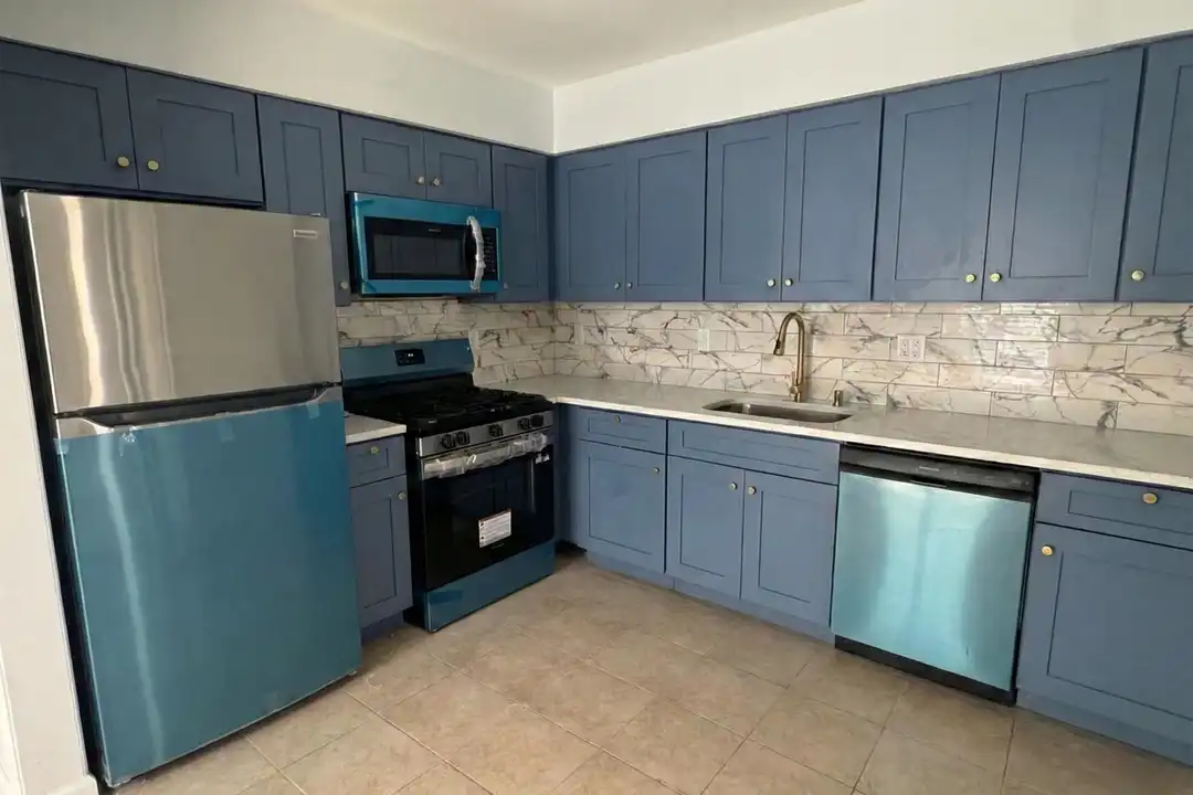 1057 Bond St unit 2 - View 2