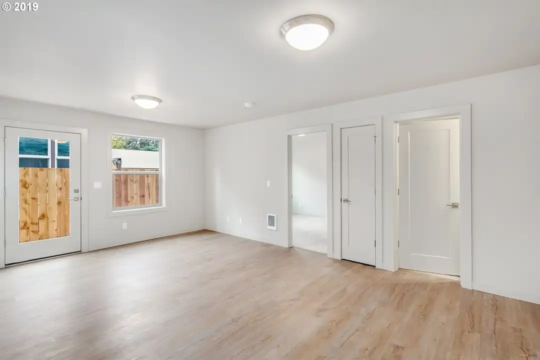 5616 NE 16th Ave unit B – photo 1