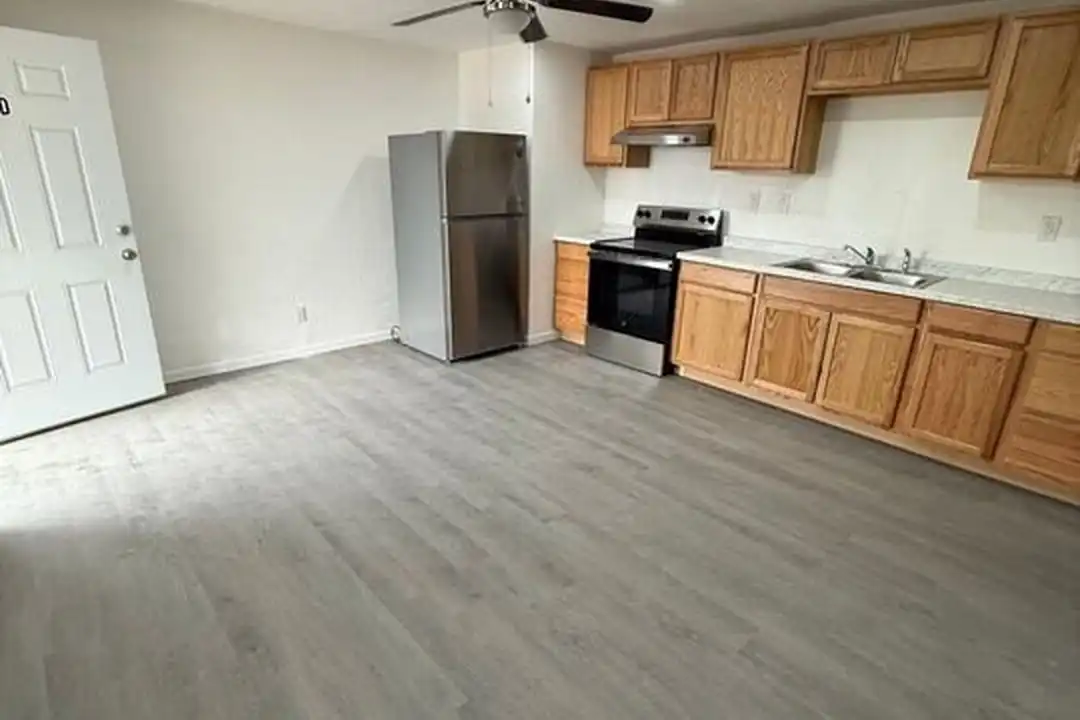232 W Barbara St #D - View 3