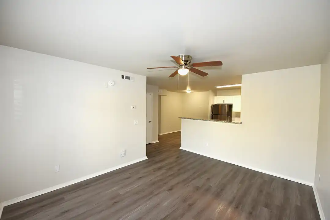 Keystone Crossing Apartment Homes – photo 1 of 35