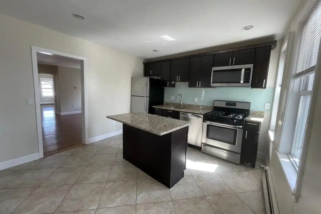 Apartment in Boston - More