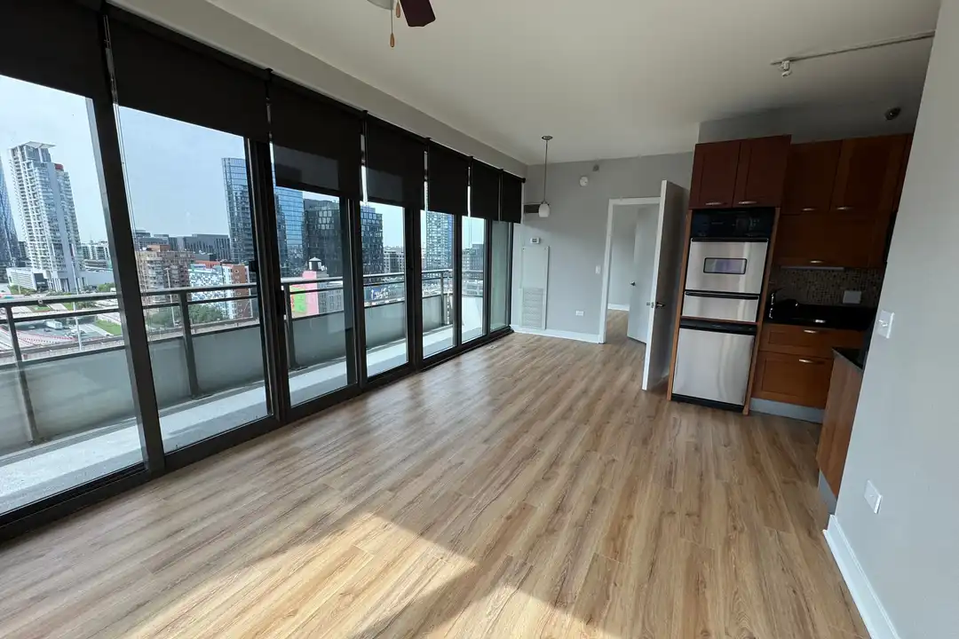 647 W Wayman St - View 4
