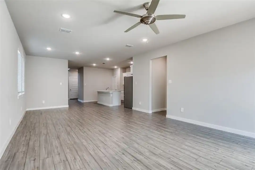 2412 Green River Rd - More