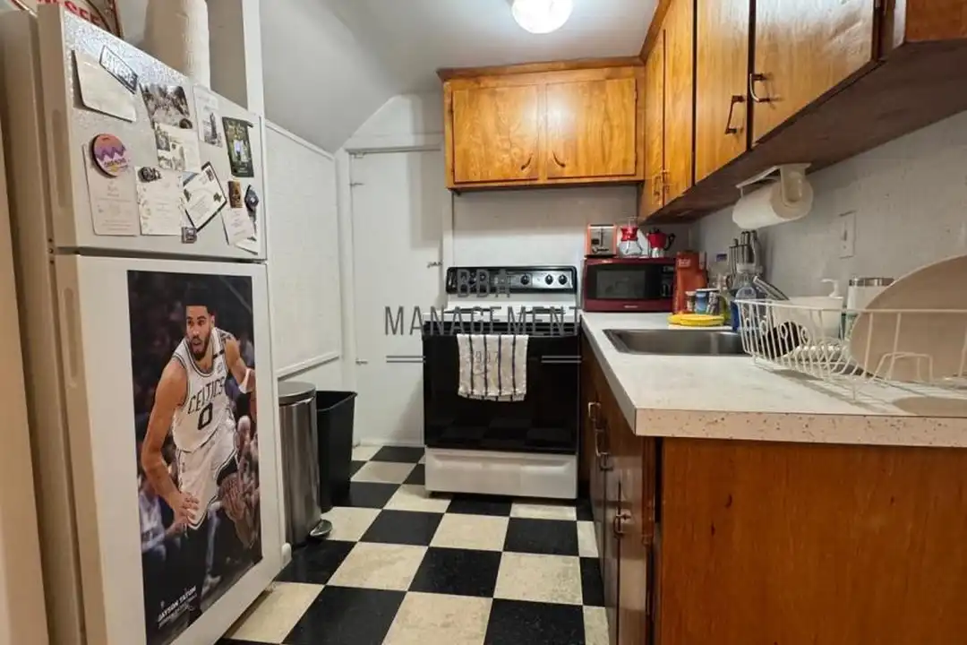 92 Strathmore Rd - More