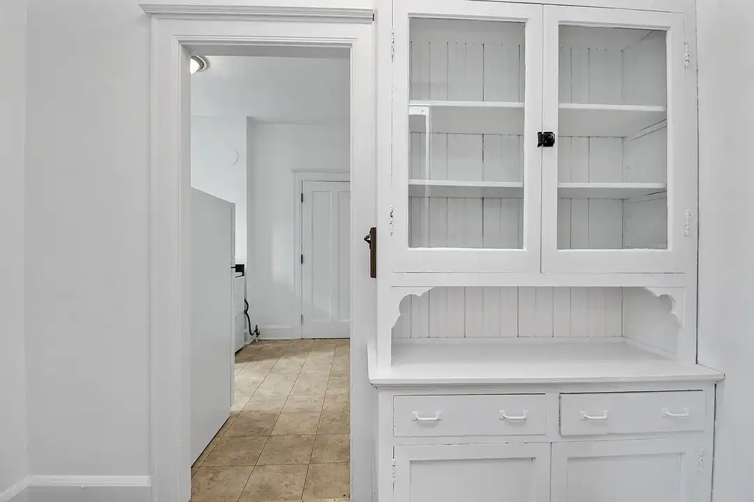 2570 Madison Rd – photo 1