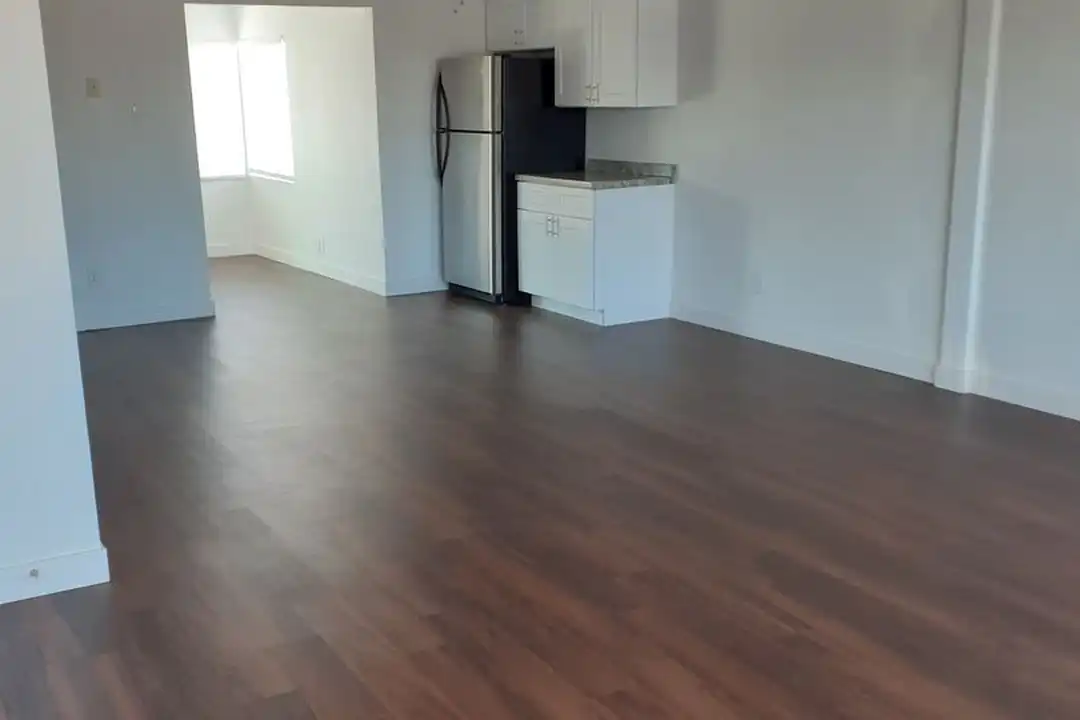 5408 S 44th Pl - View 4