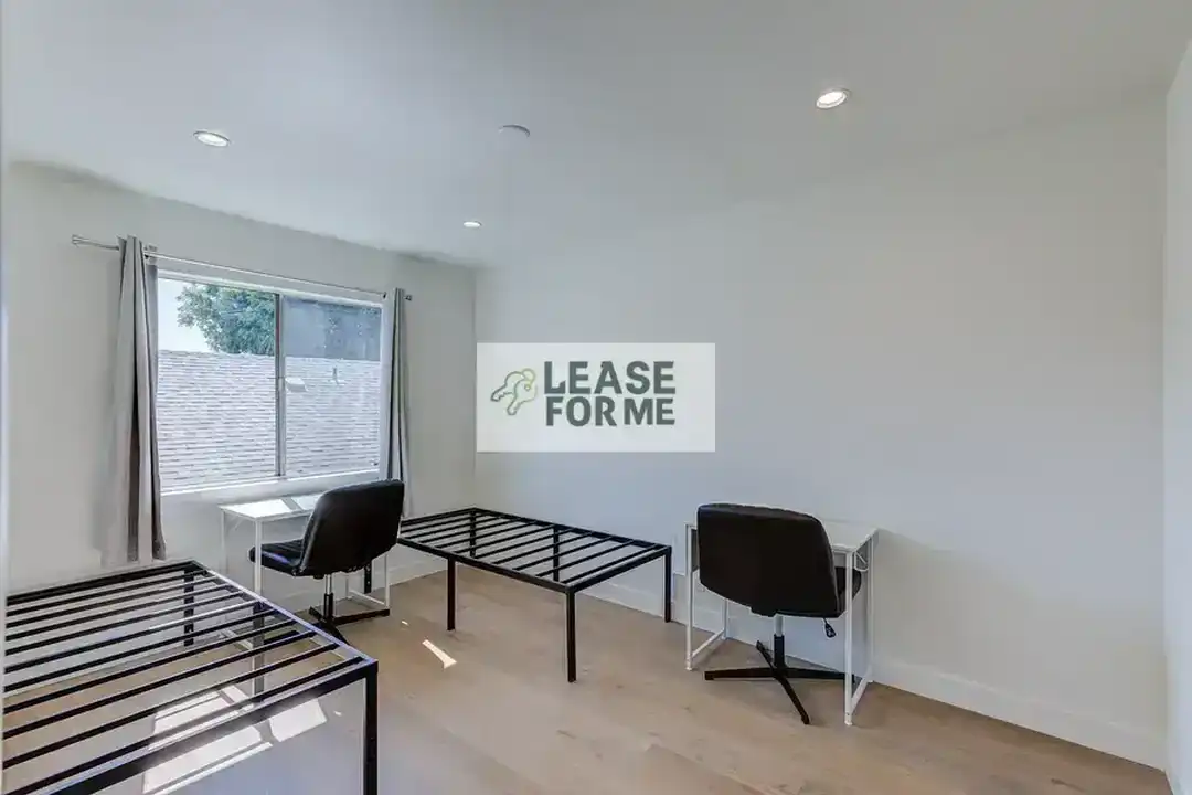 1279 W 38th St – pohled 3