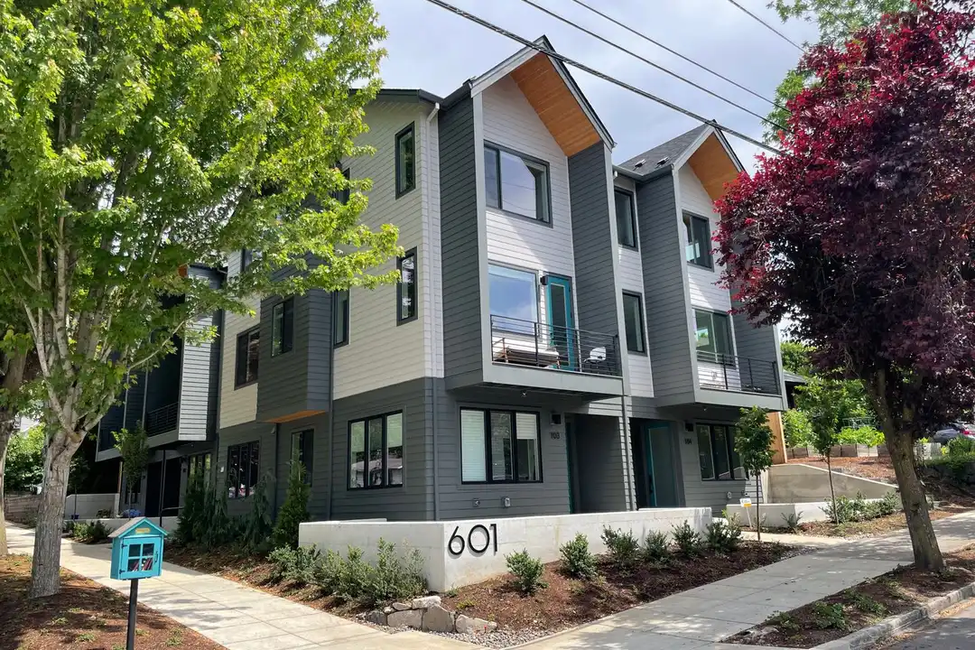 601 SE Spokane St unit # 201 - View 6