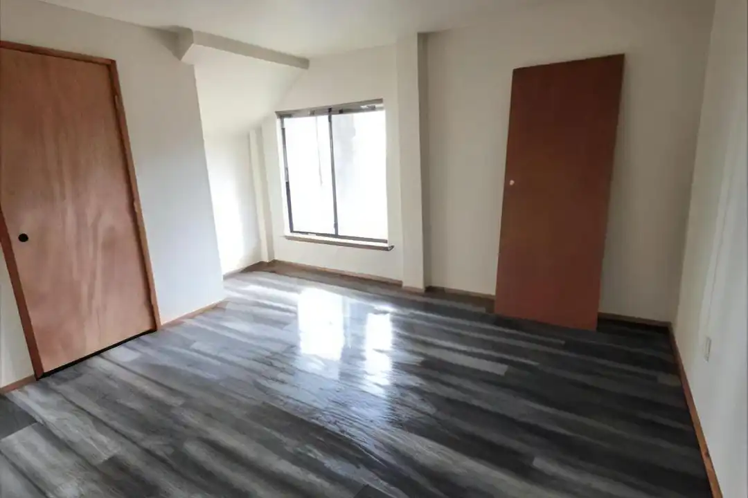 10081 Jacobs Ln - View 6