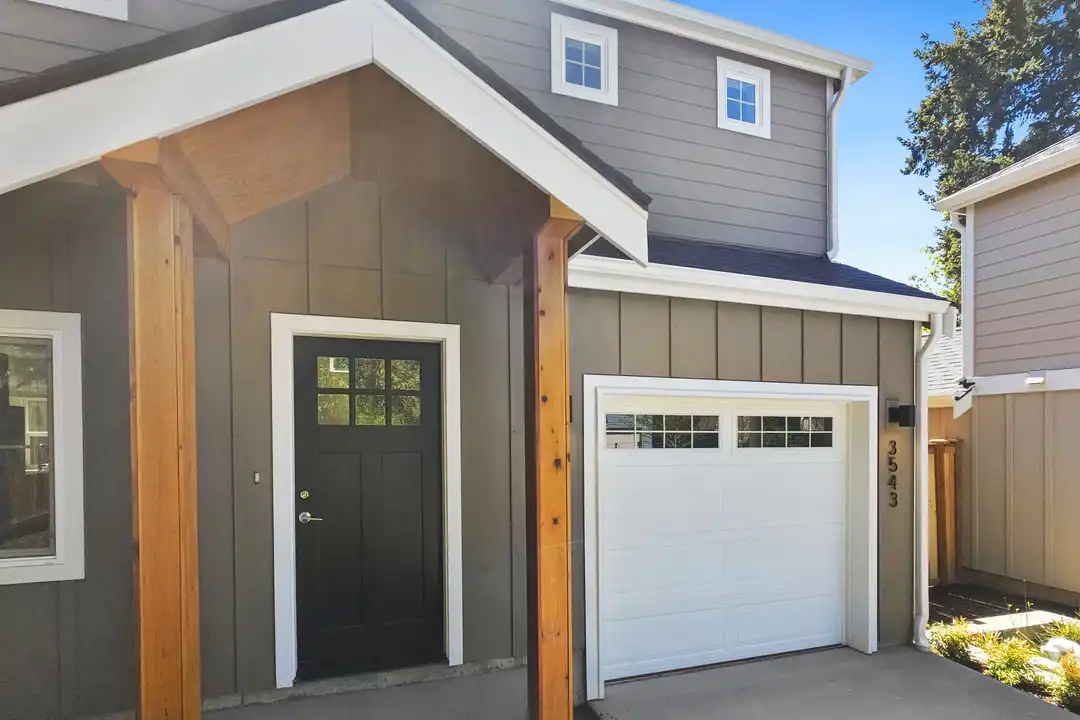 3543 NE 145th St - View 3
