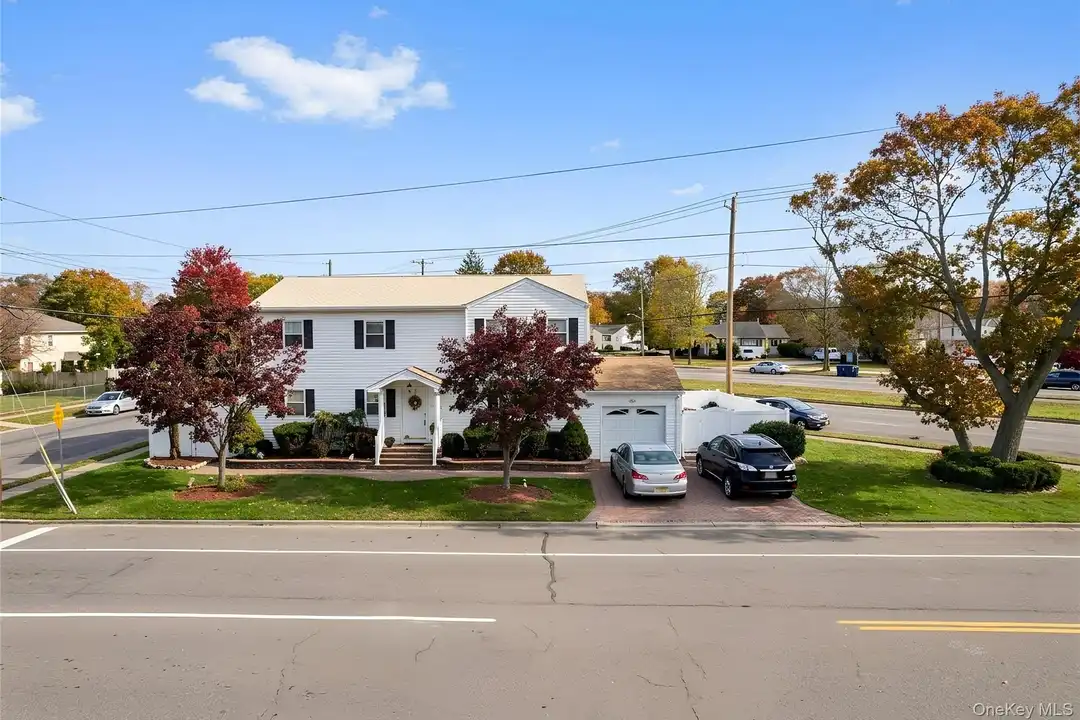 685 3rd St – photo 1 of 12