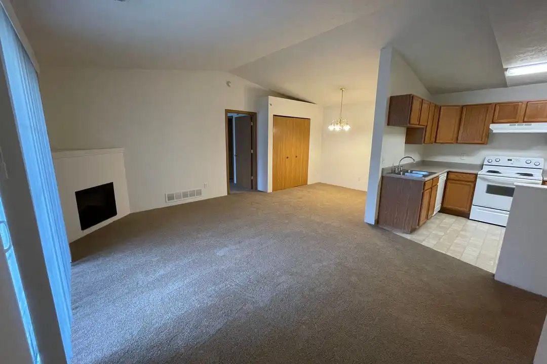 10905 Shaker Point Way unit 10914-09 – photo 1 of 7