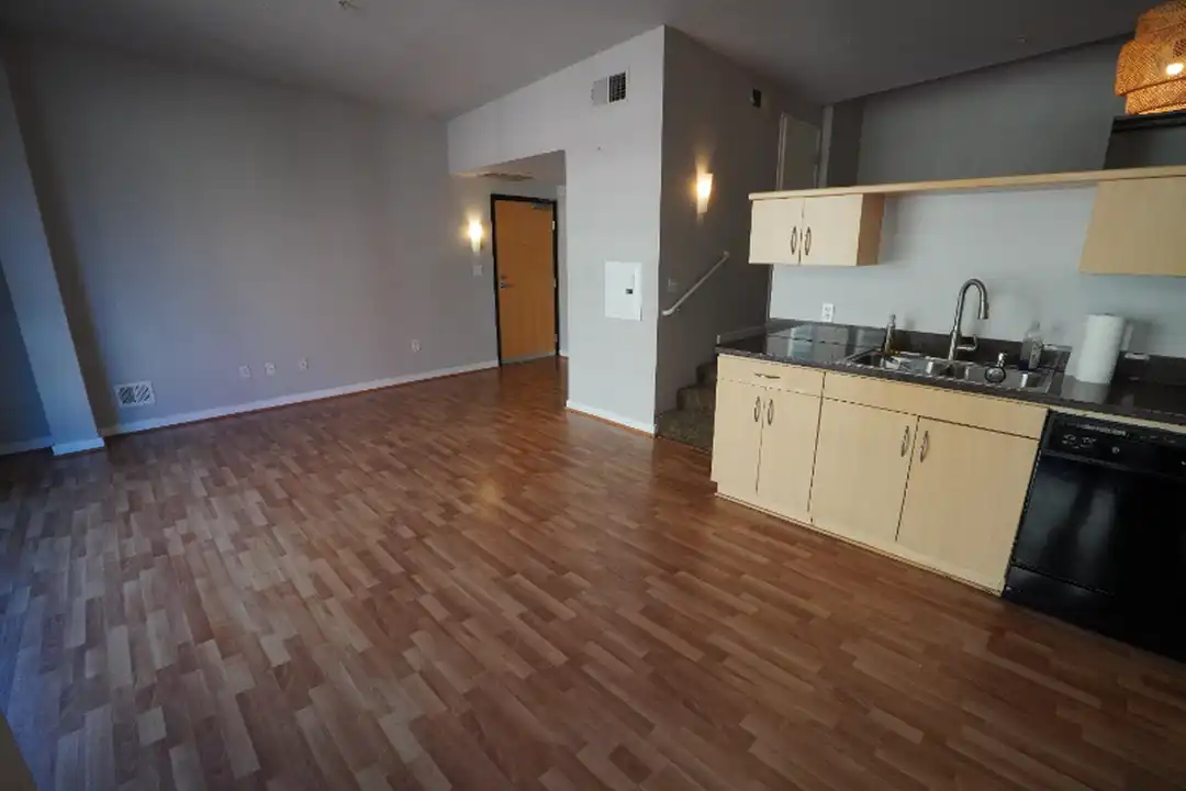 777 Sixth Ave unit 421 - More