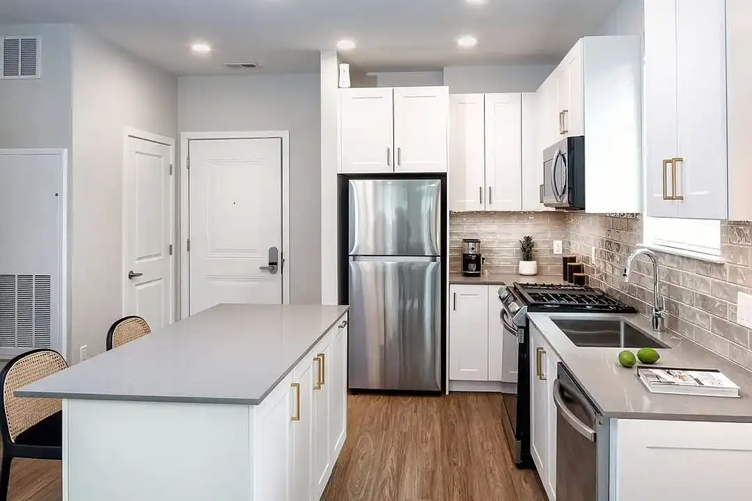 Apartment in Somerville - View 2