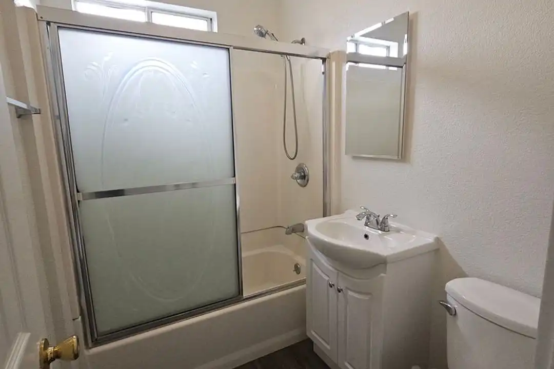 828 S Glendale Ave unit 11 - View 6
