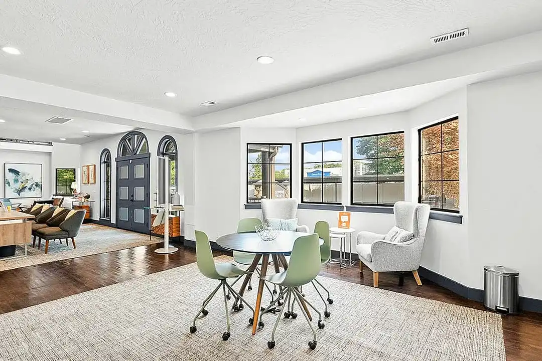 Cottonwood Apartments – photo 1