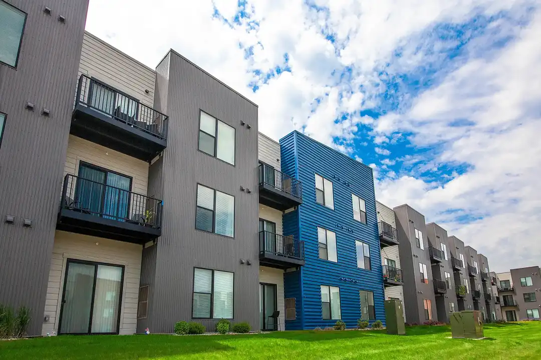 Courtyard at cobblestone Park – photo 1 of 85