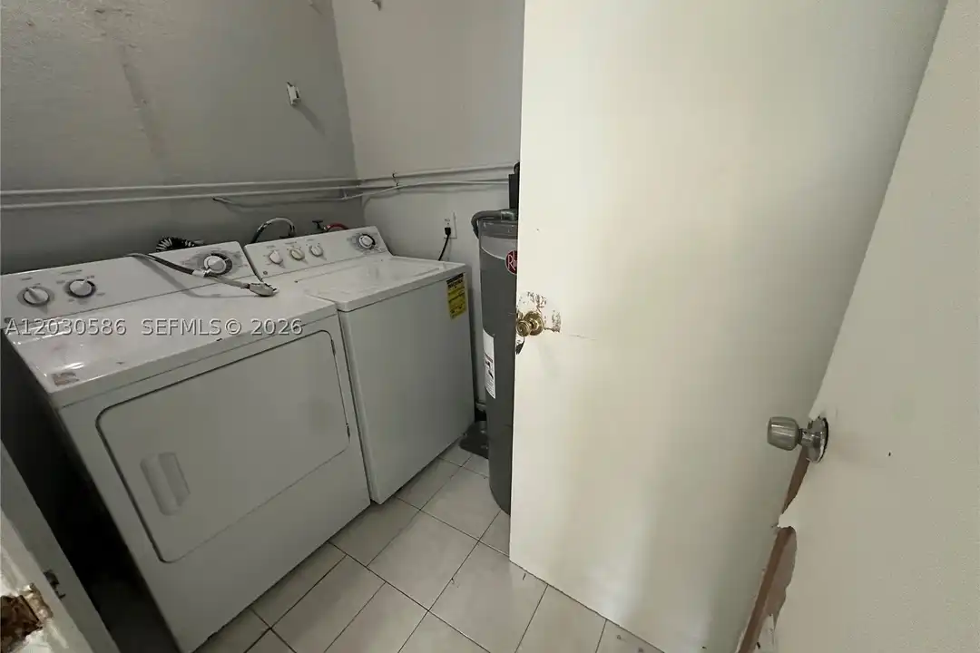 2135 Lincoln St - View 5