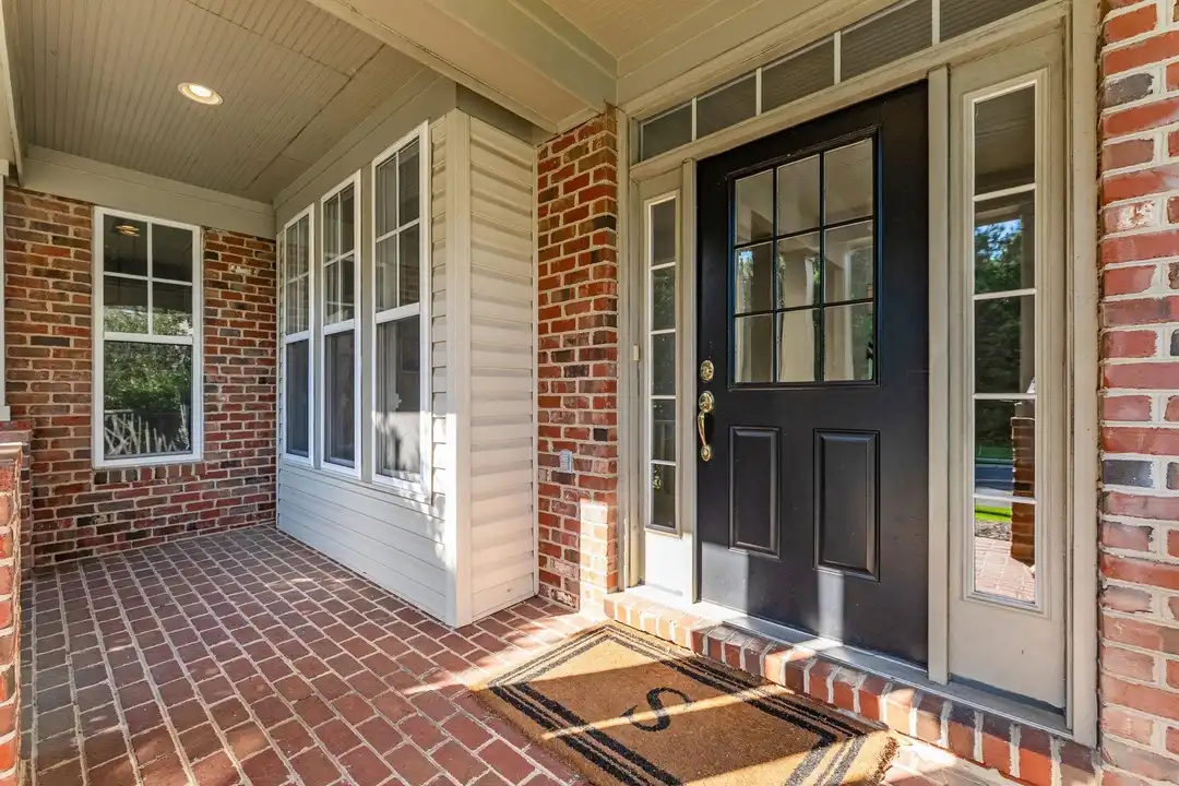 House in Warrenton - View 4