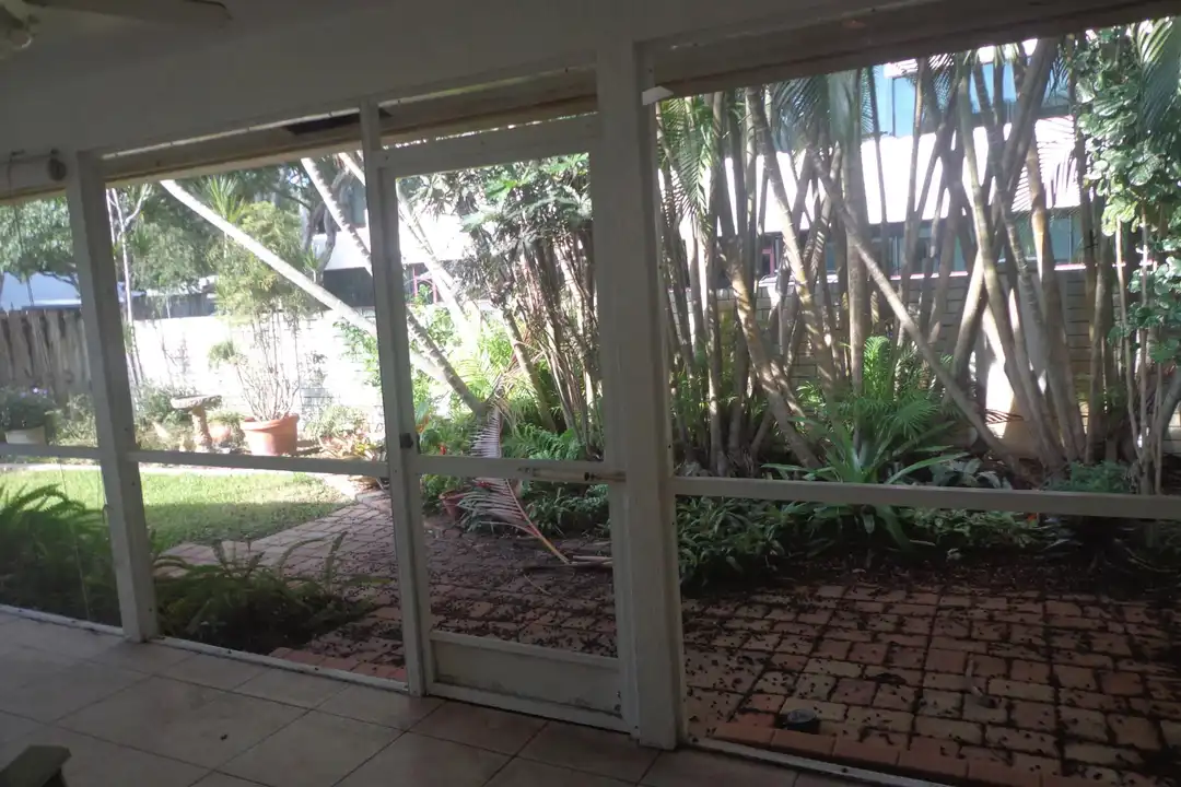 1141 Mulberry Pl - View 4
