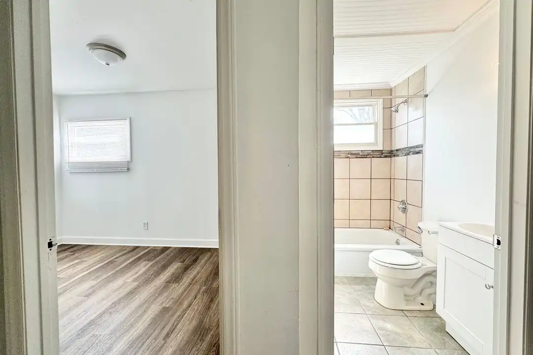 1509 Park Ave - More
