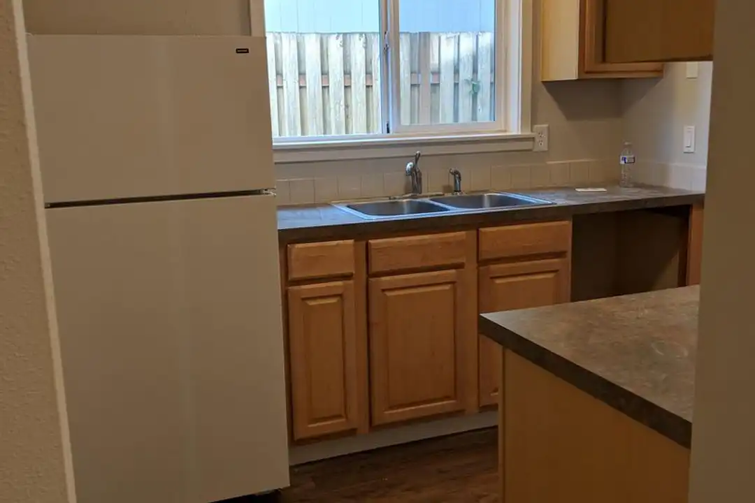 613 NW 9th Ave unit 613 - View 4