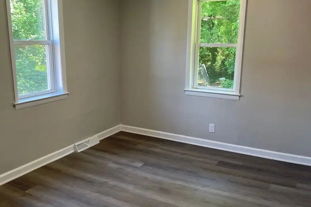 1654 E 23rd St - View 4