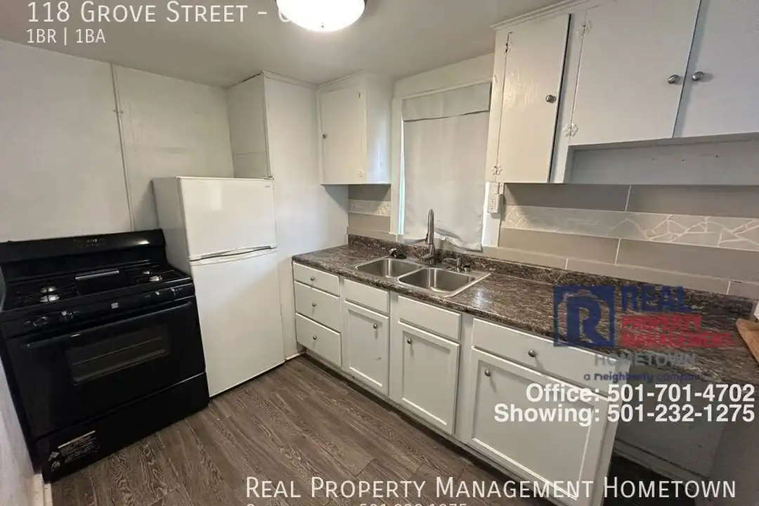 118 Grove St – photo 1 of 6