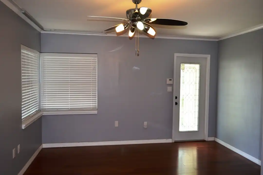200 S Glenwood Ave – pohled 2
