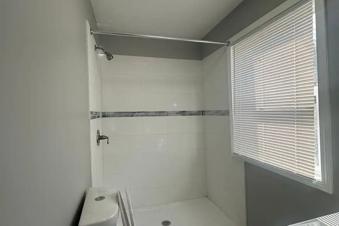 4926 E Washington St unit 5 – pohled 6