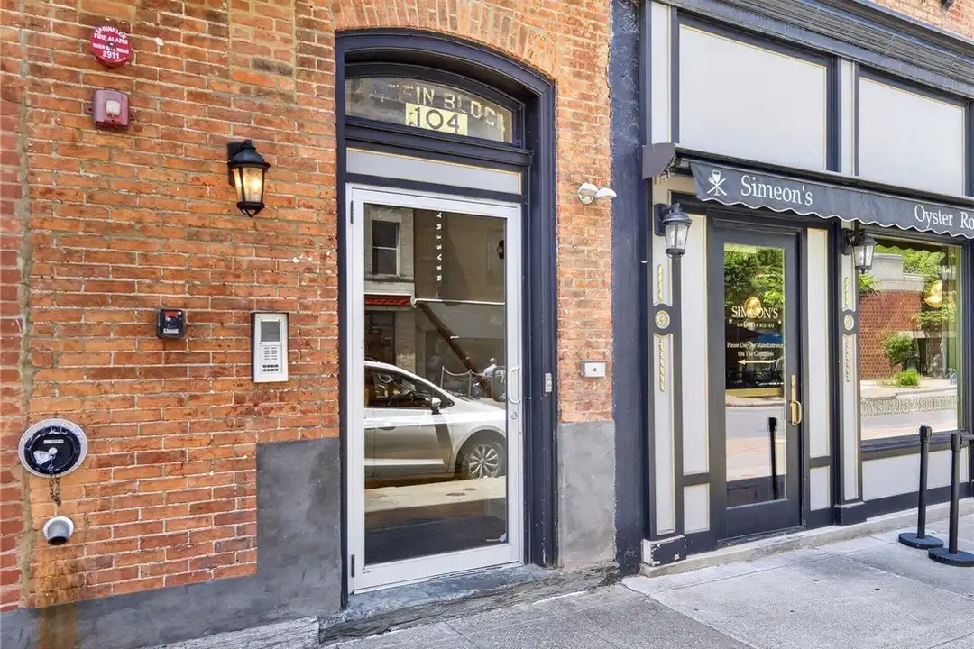 224 E State St – photo 1