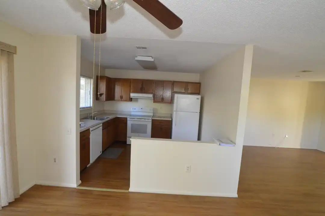 525 Belford Rd unit D - View 5