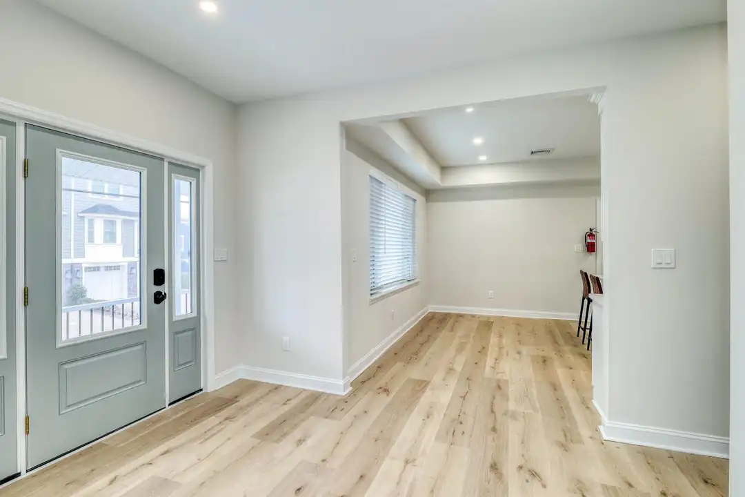 129 N New Haven Ave #2 - View 6