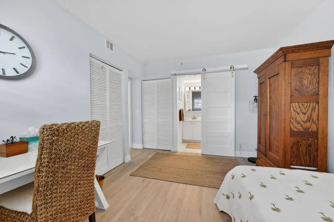 Apartment in Highland Beach - More