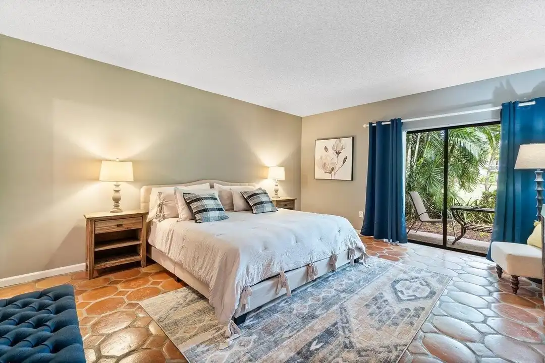 11863 Wimbledon Cir #406 - View 6