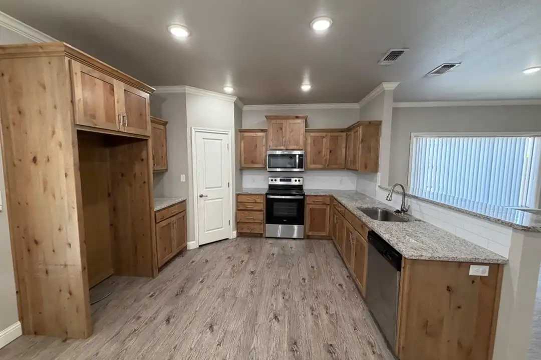 2713 138th St - View 4