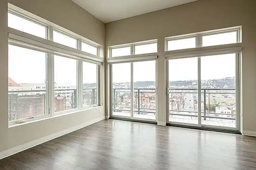 Flats on 5th – photo 1