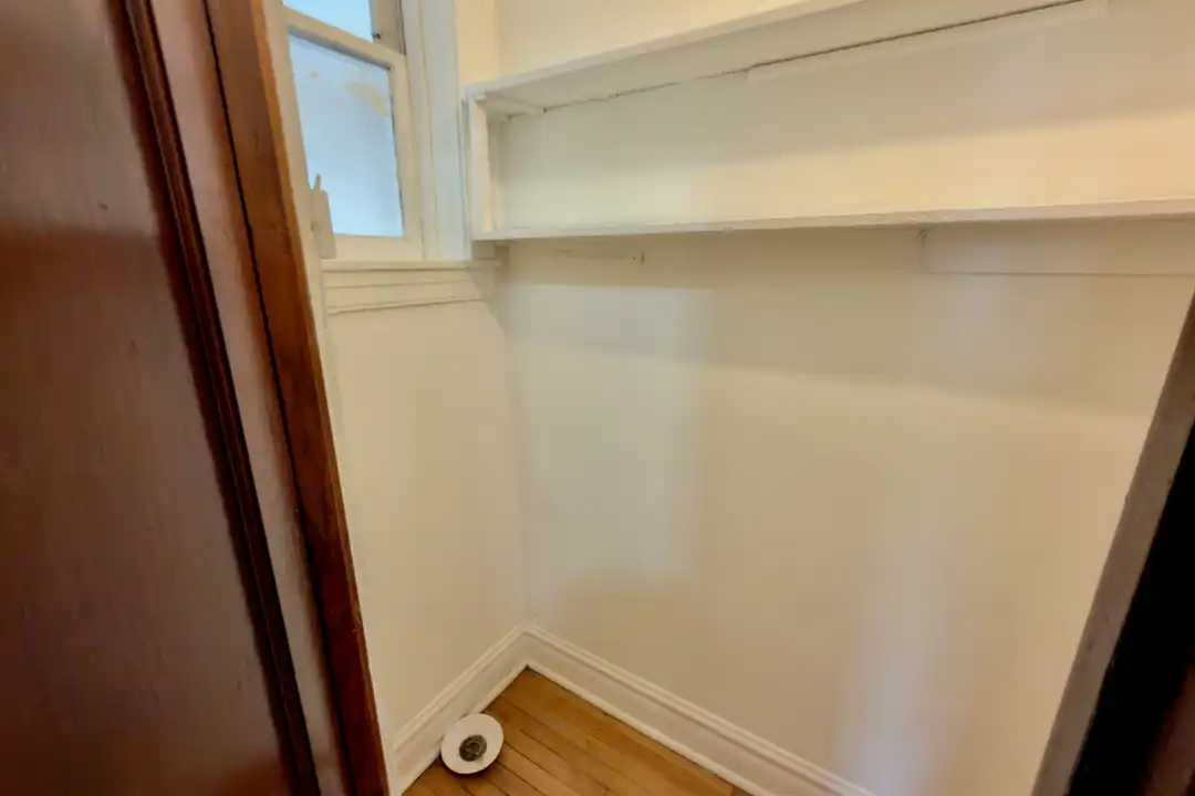 3239 W Cullom Ave unit 1 - More
