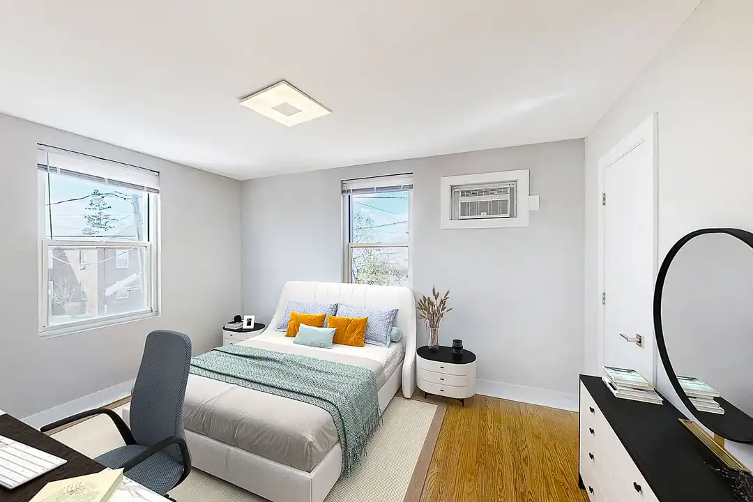 Lindcrest Apartments – photo 1 of 21