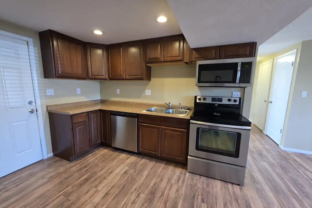 9639 Dana Cir unit B - View 4