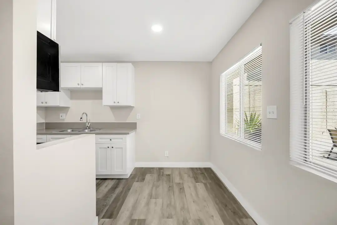 4500 N Lakewood Ave - More