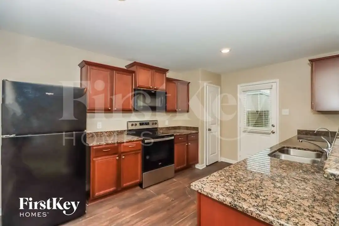8015 Distant Harbor Rd - View 5