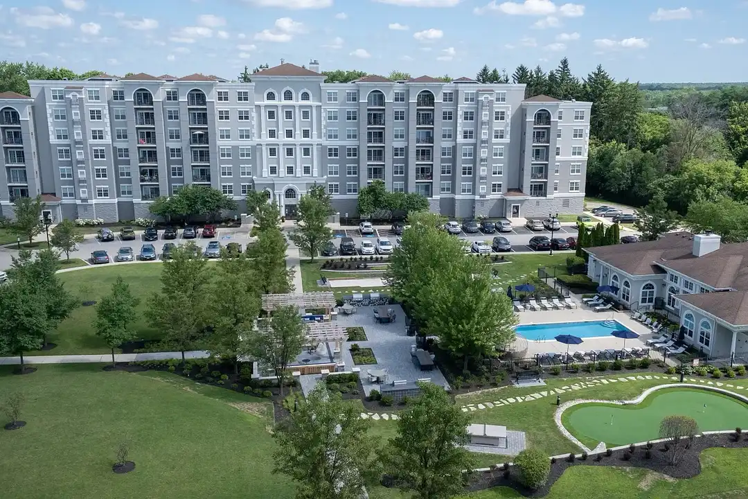 The Majestic Luxury Apartments – photo 1 of 9